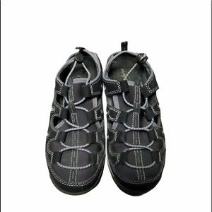 Womens Easy Spirit Slipon sneakers